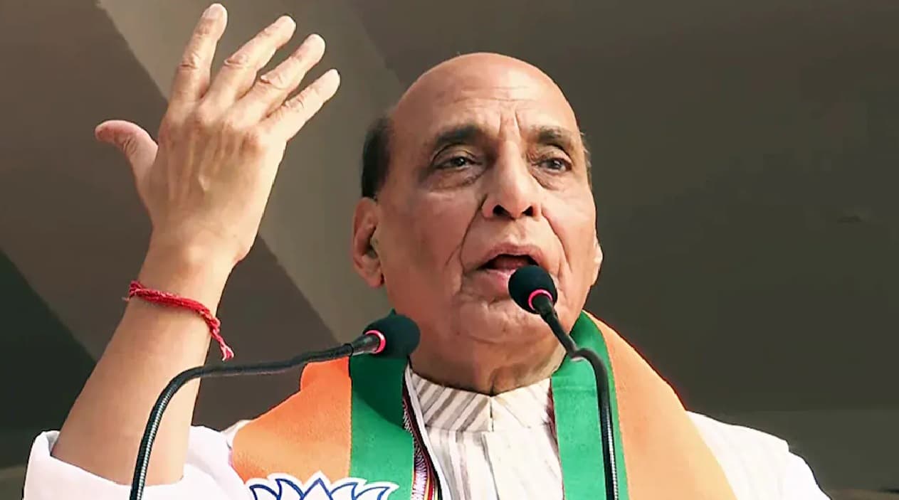 Defense: भविष्य की चुनौतियों के लिए तैयार हो रही है भारतीय नौसेना
