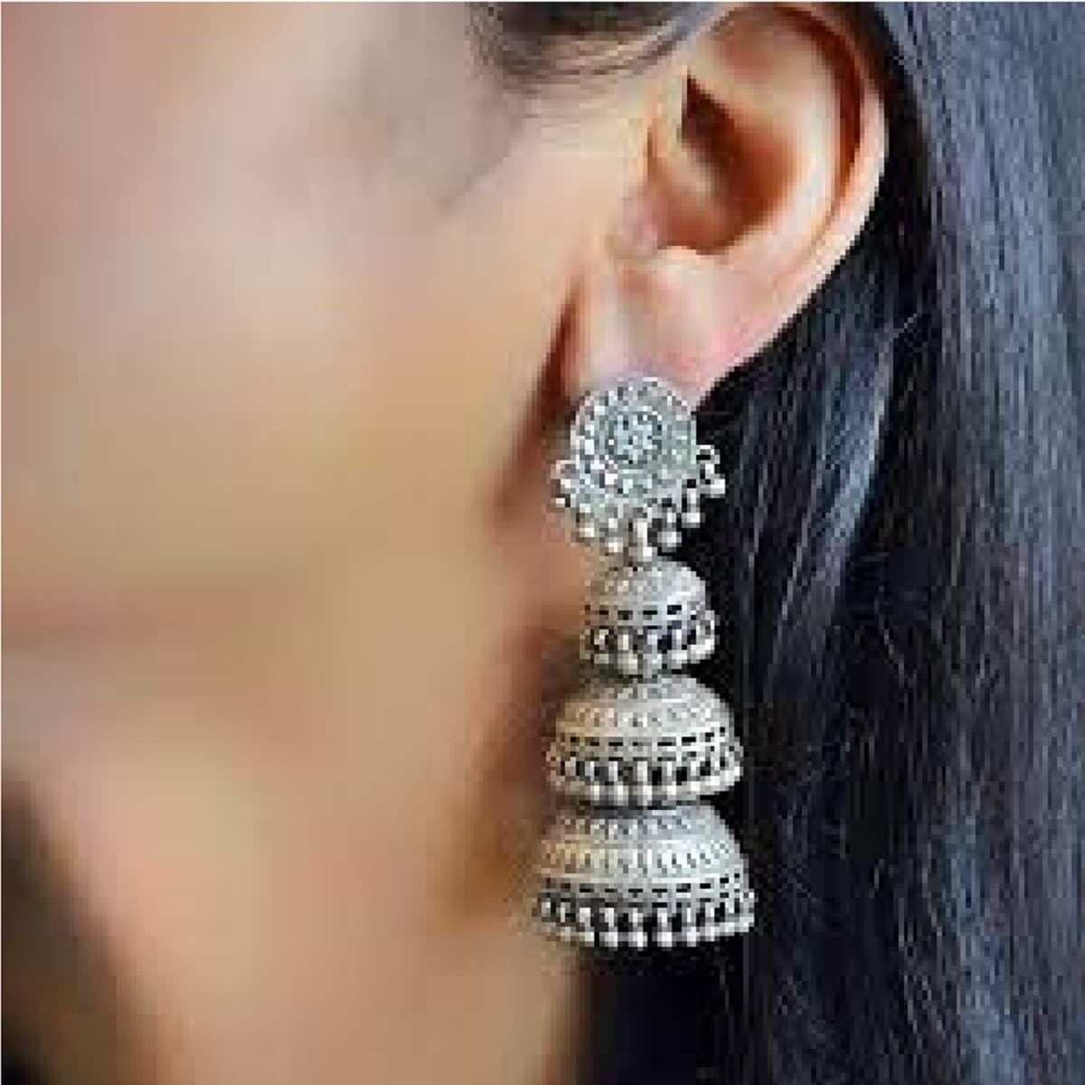 Silver Price: रिकॉर्ड बनाने के लिए चांदी ने दिखाया दम, लगाई 2600 रुपये की छलांग Silver Price: रिकॉर्ड बनाने के लिए चांदी ने दिखाया दम, लगाई 2600 रुपये की छलांग