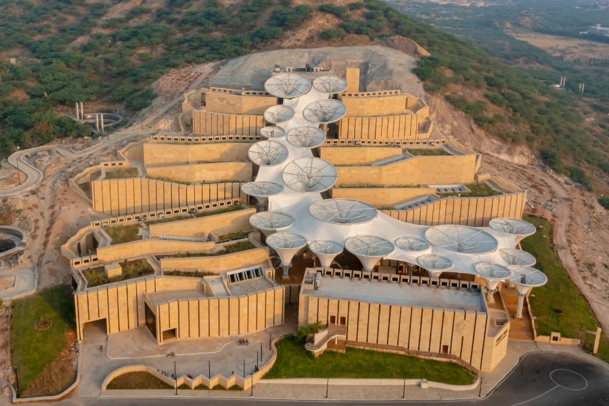 Smritivan Earthquake Memorial and Museum: भारत का एक ऐसा संग्रहालय जो है भूकंप पीडितो को समर्पित