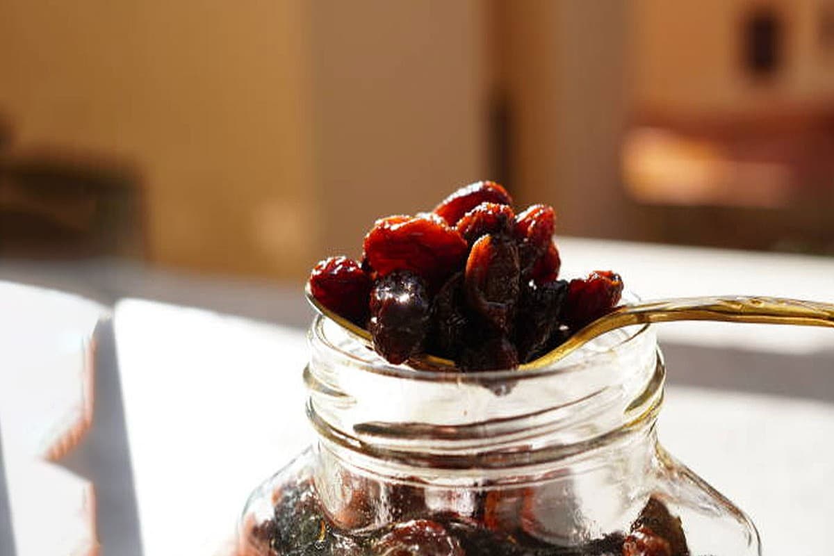 Soaked Raisins: भीगी हुई किशमिश रोजाना खाने से होने वाले 4 फायदे