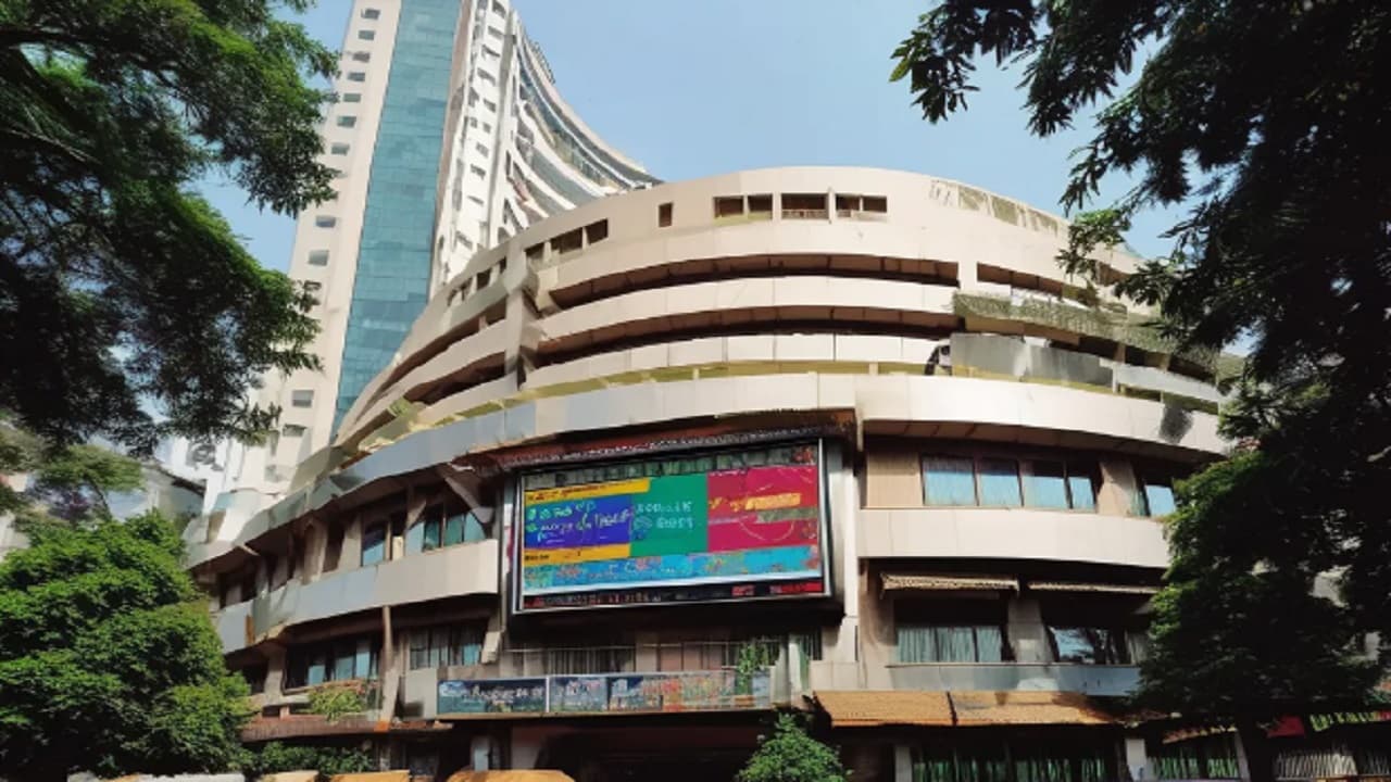 चुनिंदा शेयरों की लिवाली से बाजार बम-बम, सेंसेक्स-निफ्टी ने बनाया नया रिकॉर्ड