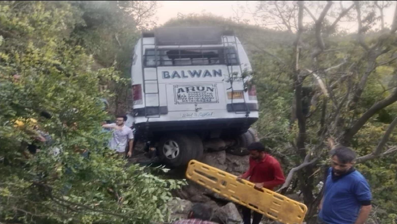 J&K Reasi Bus Terror Attack: आतंकवादियों की तलाश जारी, पूछताछ के लिए 20 से अधिक लोग हिरासत में