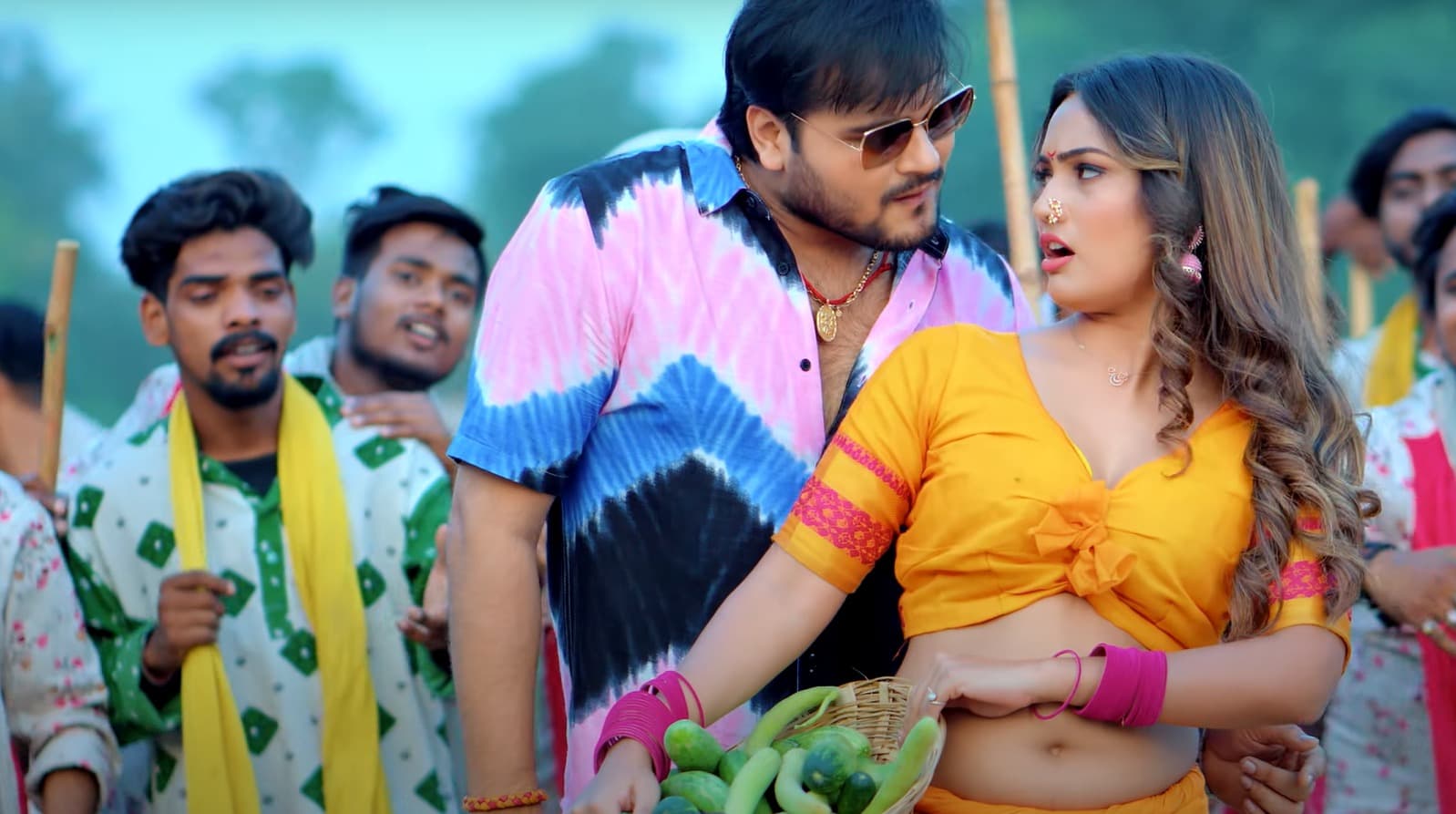 अरविंद अकेला Kallu हुए शालिनी के अदाओं पर फिदा, जबरदस्त लग रही दोनों की जोड़ी