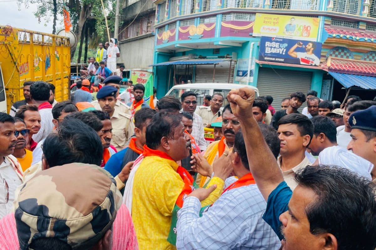 Hool Diwas: साहिबगंज में भाजपा को मशाल जुलूस निकालने से रोका, 15 मिनट तक चला हाई वोल्टेज ड्रामा