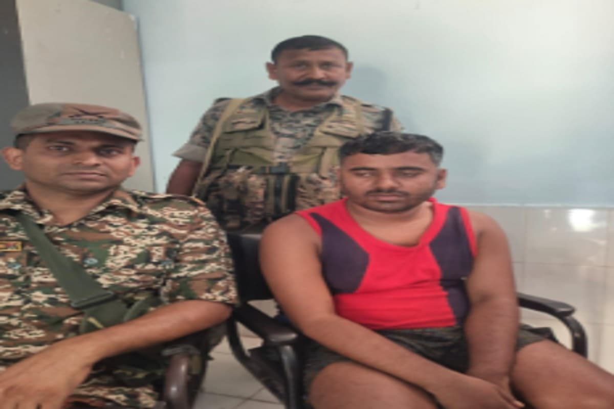 गढ़वा में भ्रष्टाचार के विरुद्ध बड़ी कार्रवाई, 5 हजार रुपये रिश्वत लेते सहायक अभियंता गिरफ्तार