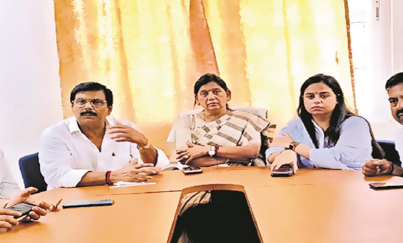 औरंगाबाद में नाबालिग की मौत पर बवाल के बाद आनंद मोहन की एंट्री, पोस्टमार्टम रिपोर्ट पर उठाए सवाल