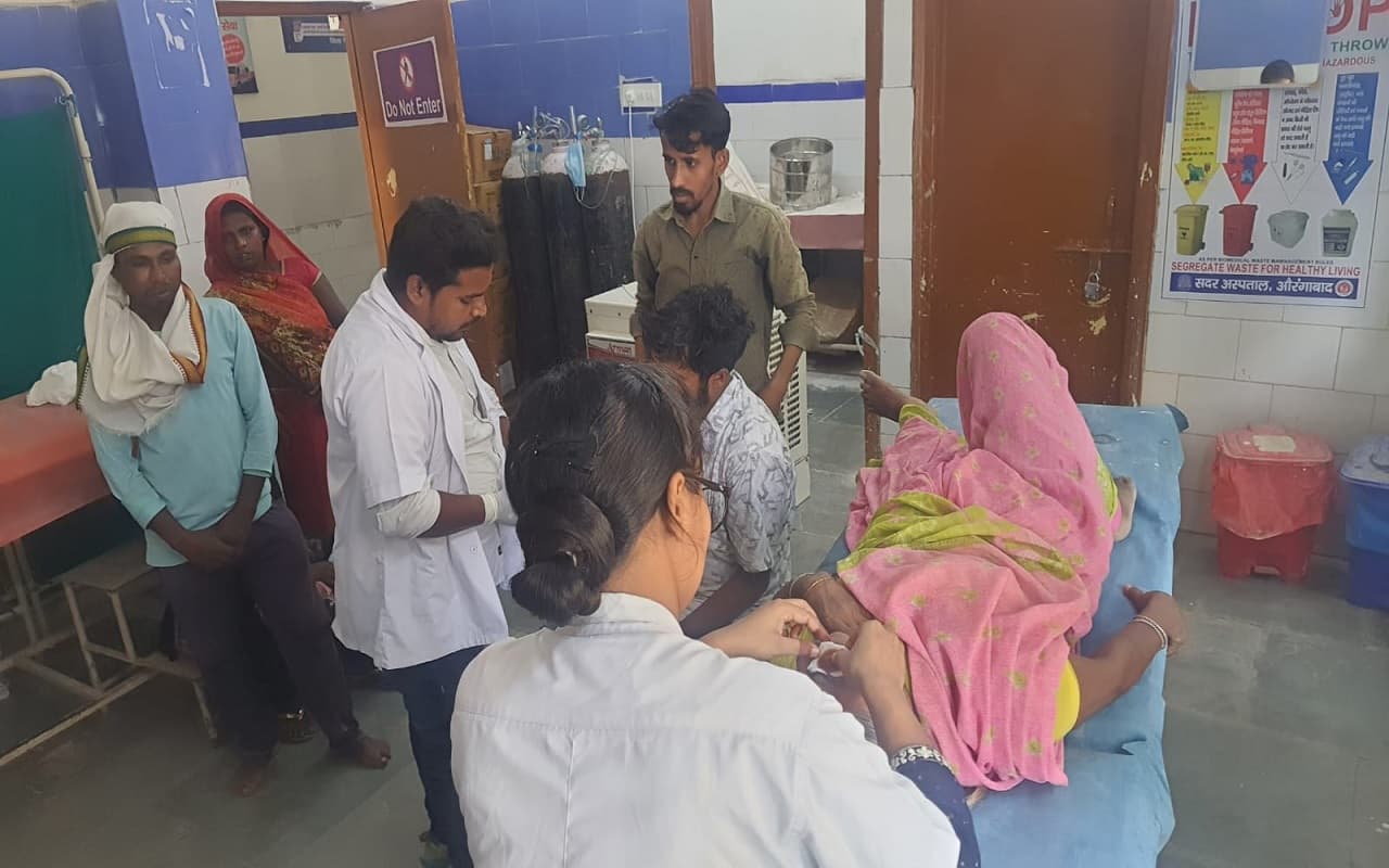 बिहार: औरंगाबाद में सरकारी तालाब में नाली का पानी बहाने को लेकर दो पक्षों में हिंसक मारपीट, एक दर्जन से अधिक जख्मी