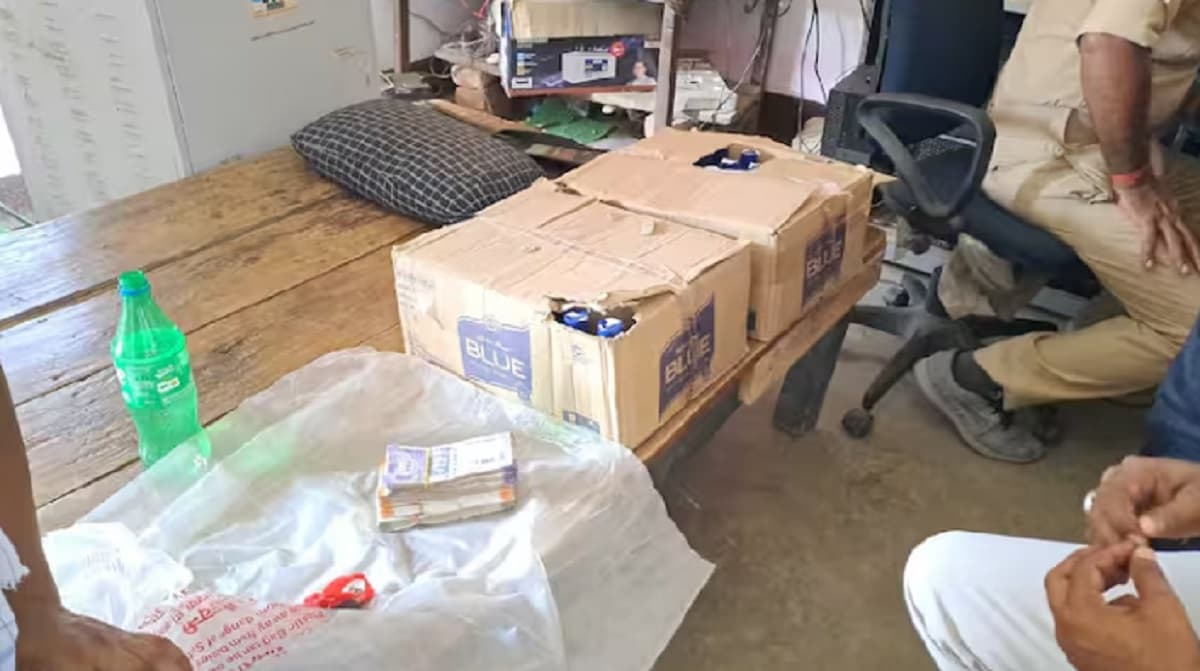 Liquor recovered : समस्तीपुर में जदयू नेता की गाड़ी में मिले शराब, घर में रखे थे हथियार