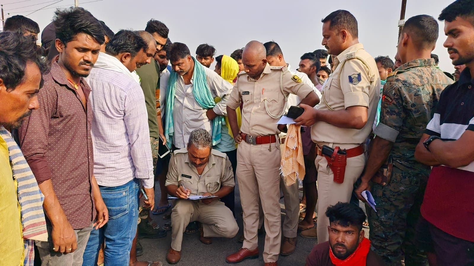 Bihar: औरंगाबाद में बेलगाम ट्रैक्टर ने बाइक में मारी टक्कर,12 वर्षीय बच्चे की मौत