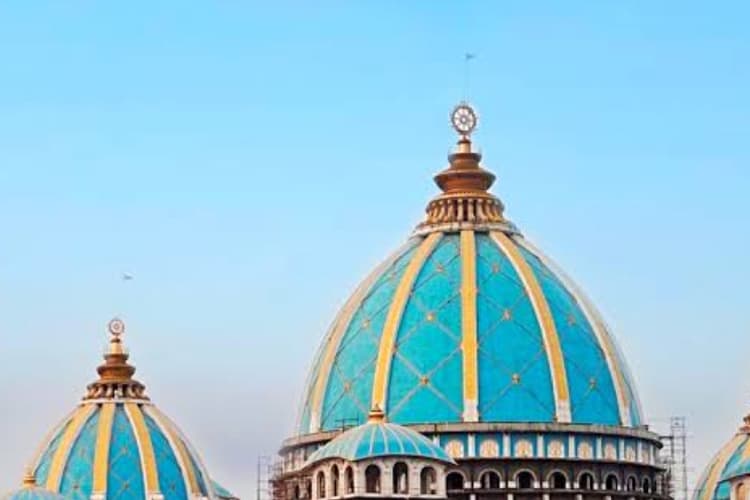 ISKCON Temple: भगवान श्रीकृष्ण की आराधना का स्थान