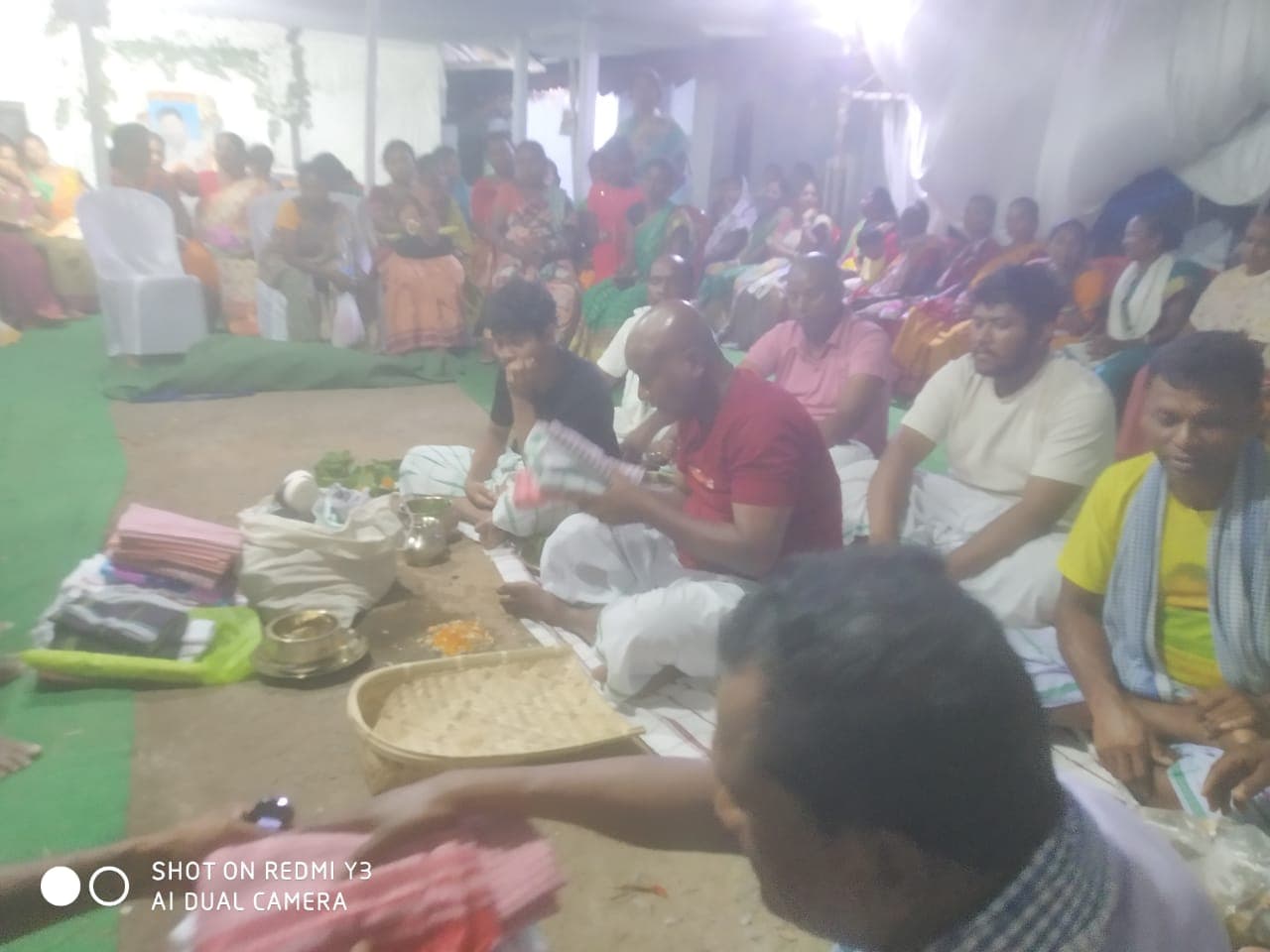 आदिवासी संताल समाज के परंपरा के विपरित पवित्र जल अर्पित कर श्राद्धकर्म को संपन्न कराया