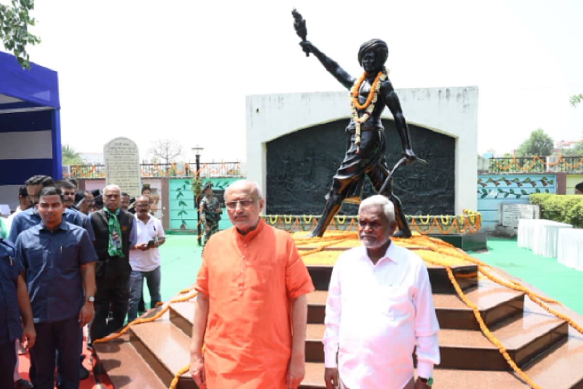 रांची में राज्यपाल सीपी राधाकृष्णन और सीएम चंपाई सोरेन ने भगवान बिरसा मुंडा को दी श्रद्धांजलि, देखें तस्वीरें
