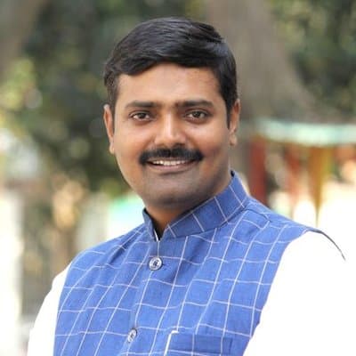 UP News: बीजेपी प्रवक्ता राकेश त्रिपाठी से गाड़ी चेक करने के दौरान सब इंस्पेक्टर ने की बदसलूकी, लाइन हाजिर