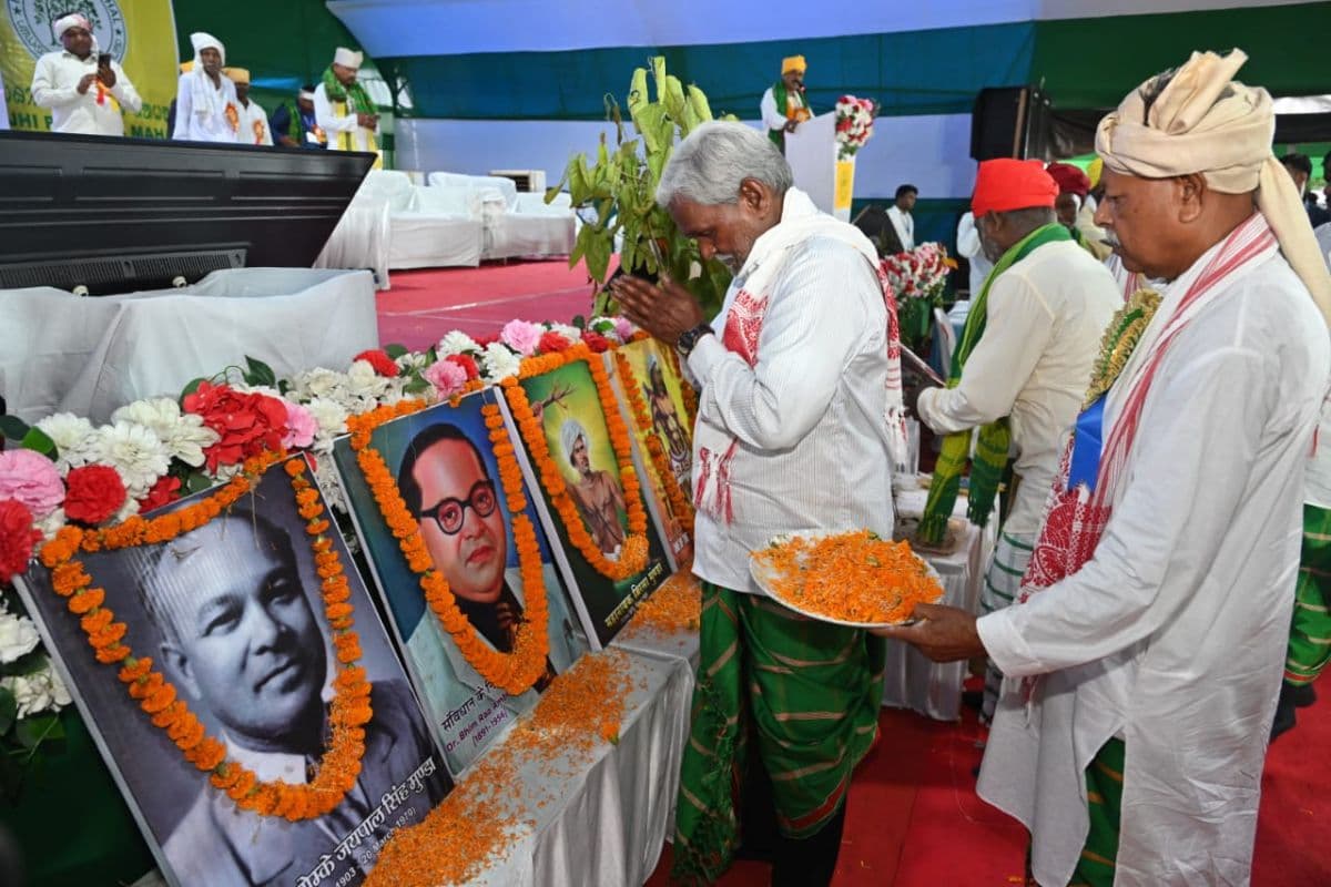 Champai Soren ने माझी परगना महाल के 14वें महासम्मेलन में की बड़ी घोषणा, कहा- ग्राम प्रधानों के अधिकार क्षेत्र में होगी बढ़ोत्तरी