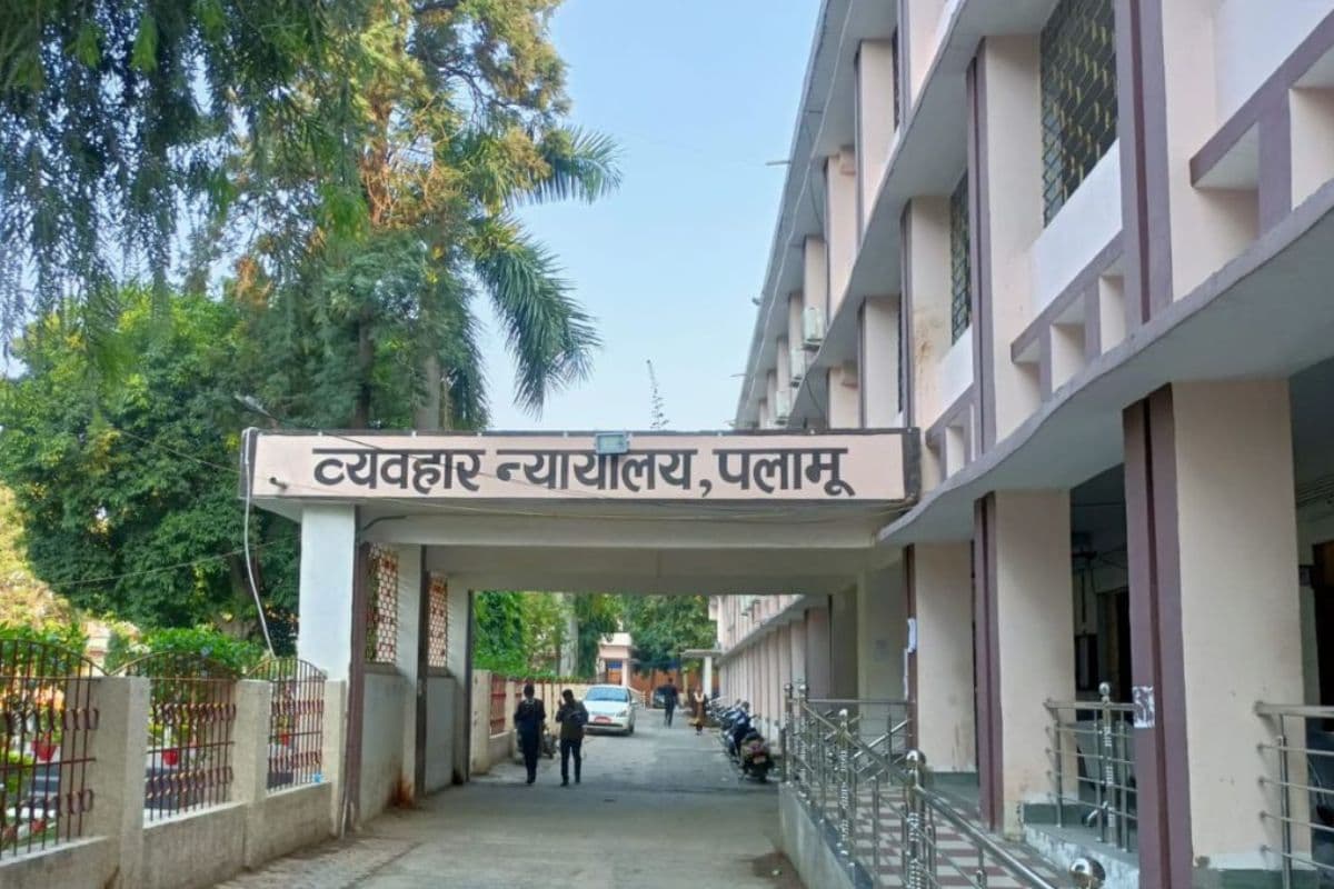 पलामू की अदालत ने हत्या के चार दोषियों को सुनायी उम्रकैद की सजा, रास्ते की जमीन को लेकर हुआ था विवाद