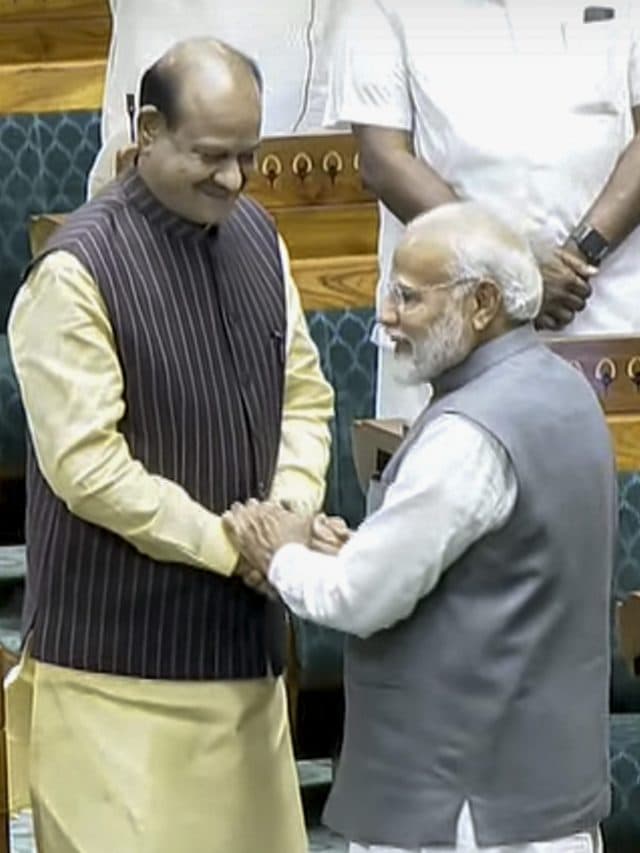 Parliament Session: 18वीं लोकसभा में फिर अध्यक्ष चुने गये ओम बिरला, पीएम मोदी से राहुल गांधी ने मिलाया हाथ, देखें तस्वीरें