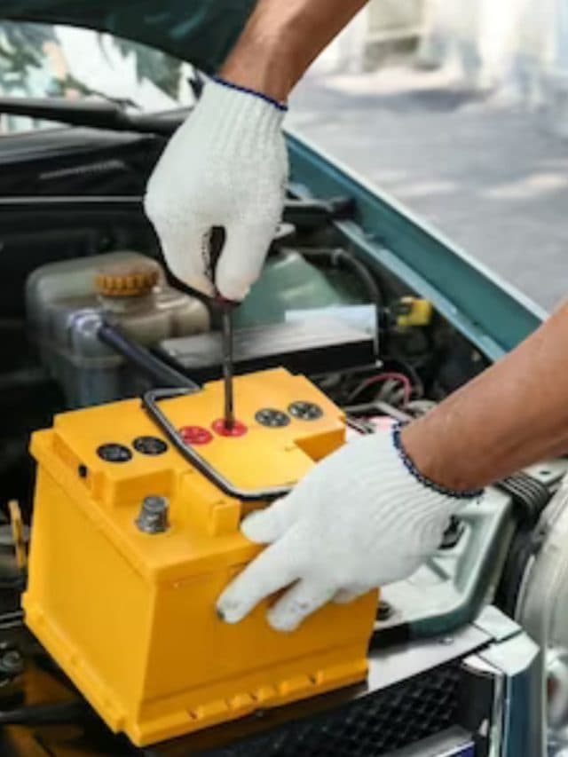 Car Tips: कार की बैटरी लाइफ कितने दिन की होती है, इसका कैसे रखें ख्याल?