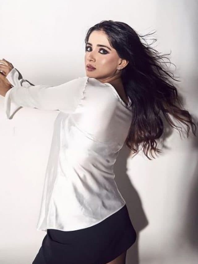 क्या शहजादा धामी को डेट कर रही ये रिश्ता क्या कहलाता है की पुरानी रूही , बोली- वो मेरा पहला…