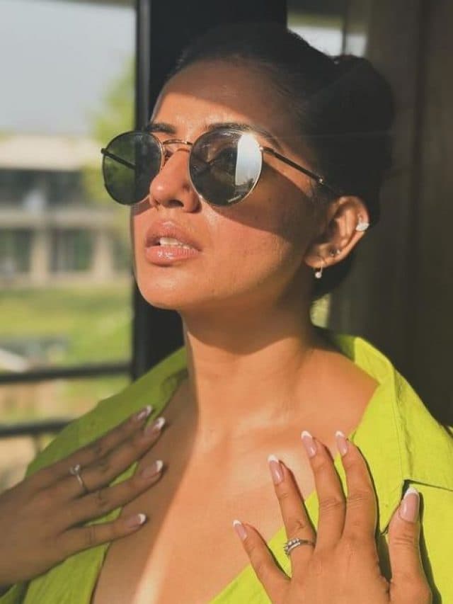 ग्रीन ड्रेस में अक्षरा सिंह ने शेयर की सनकिस्ड फोटोज, फैंस बोले- भोजपुरी क्वीन की ये अदाएं…