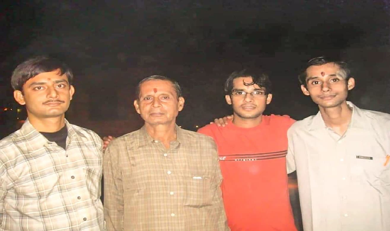 Fathers Day: बेटों के सुखमय भविष्य के लिए, कुर्बान कर दीं अपनी खुशियां 