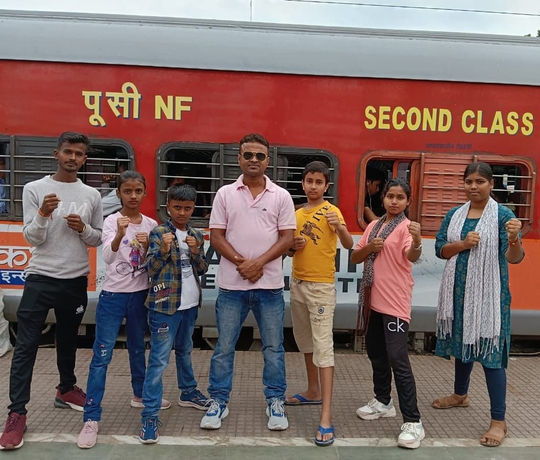 कराटे टीम समर कैंप सह प्रशिक्षण के लिए रवाना