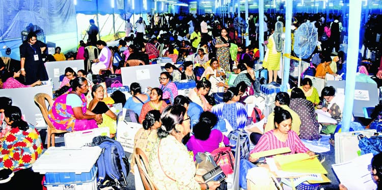 कैमरे से निगरानी को लेकर आयोग सख्त