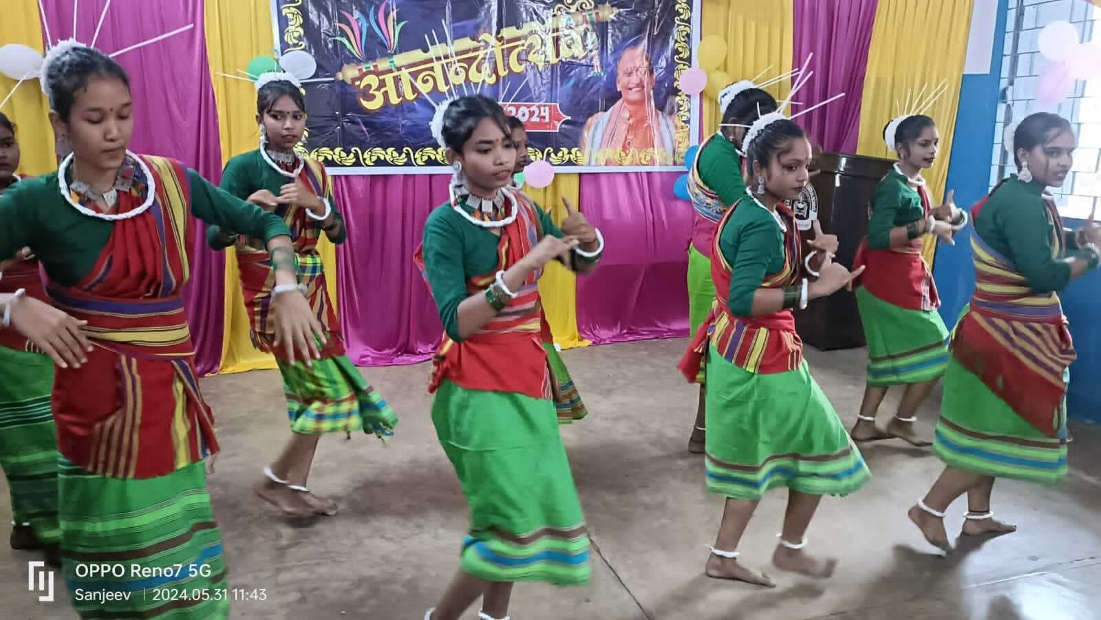 कृष्णा सुदर्शन सेंट्रल स्कूल में आनंदोत्सव मना