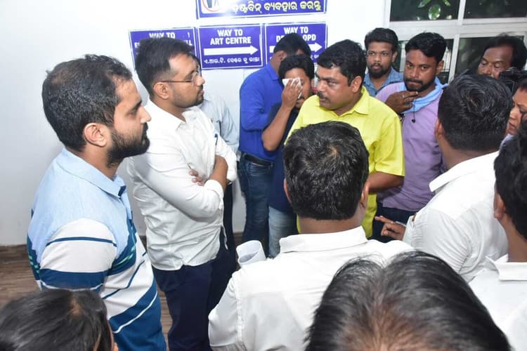 राउरकेला वकील संघ ने एडीएम से की मांग- जिले में लू से निबटने की व्यवस्था की जाये