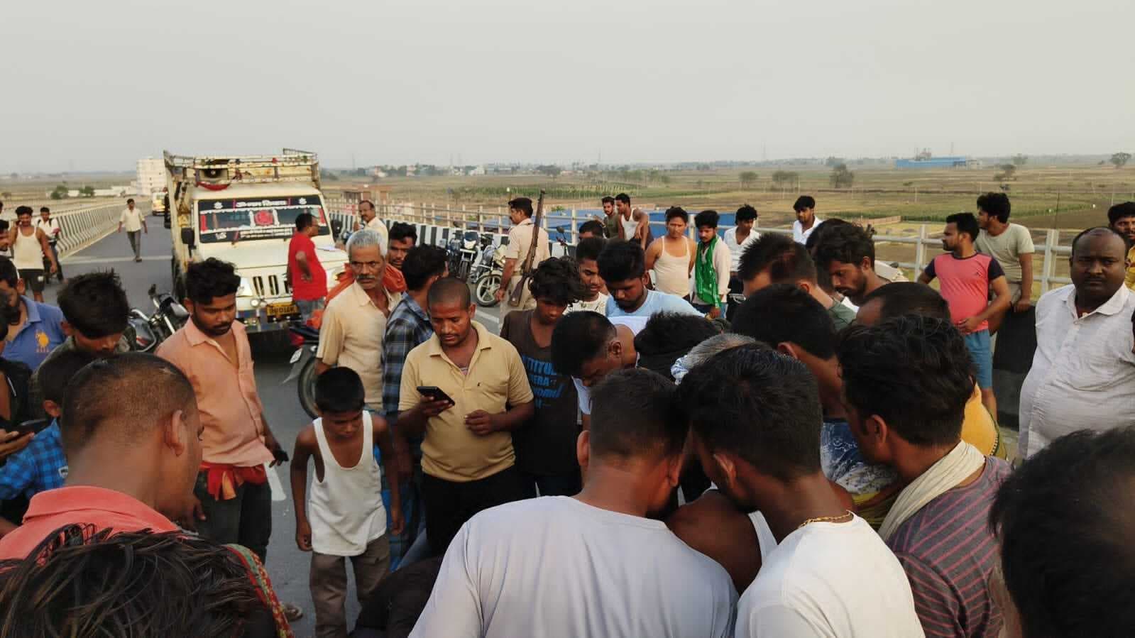 पिकअप व ऑटो की टक्कर में ऑटो चालक की मौत, एक जख्मी