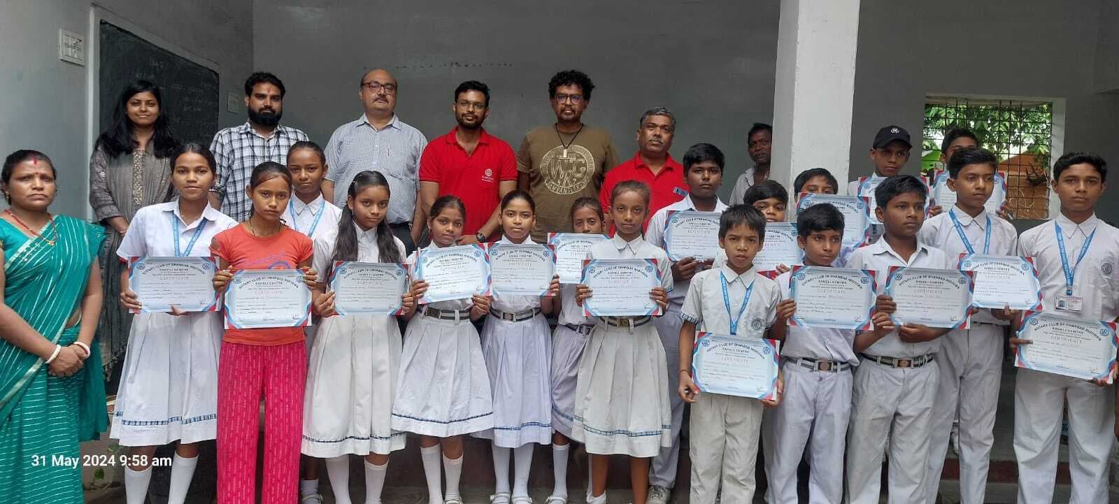 किड्स एजुकेशन सेंटर में ड्राइंग प्रतियोगिता का आयोजन