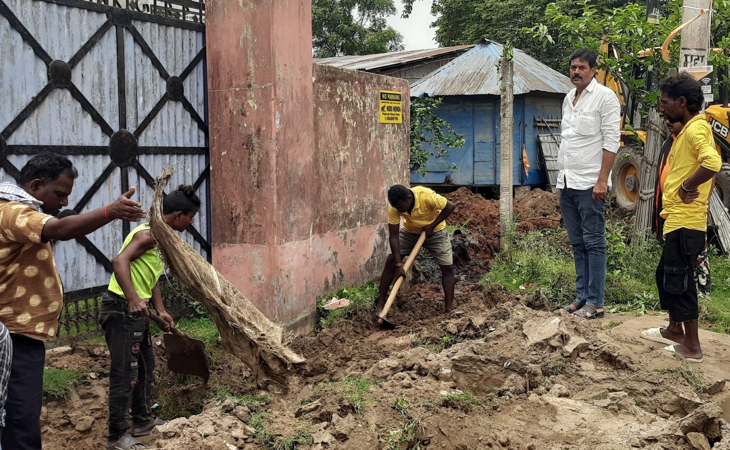 बारिश में नहीं होगी फजीहत, युद्ध स्तर पर हो रहा नाला उड़ाही का काम