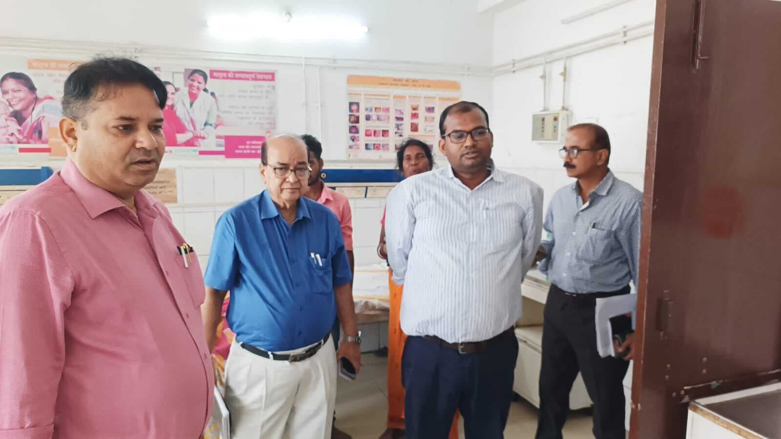 अनुमंडलीय अस्पताल में दवा की किल्ल्त, बाहर से खरीद रहे मरीज