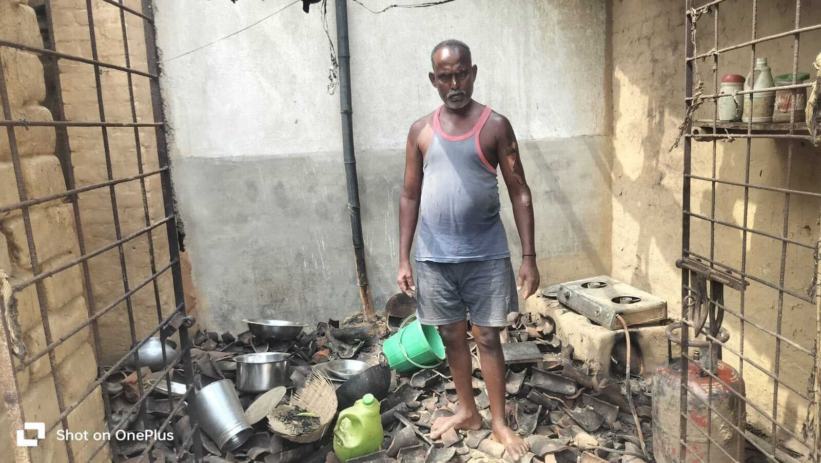 गैस सिलिंडर से घर में लगी आग, सारा सामान जला