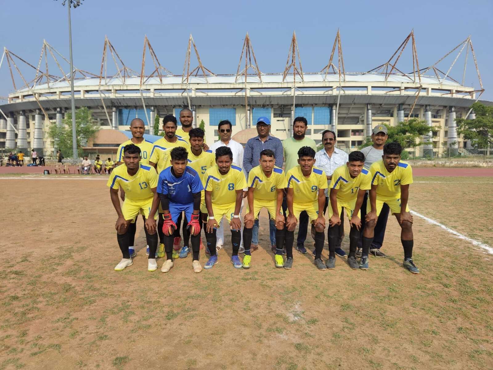 सीनियर डिवीजन फुटबॉल: मेकन जीता, रोहित ने किये रिकॉर्ड 12 गोल