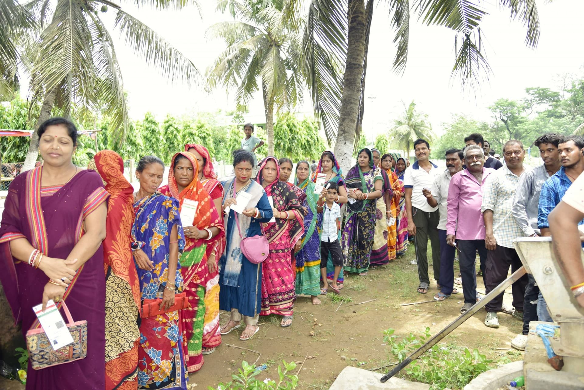 ओडिशा : भारी गर्मी पर भारी पड़ा मतदाताओं का उत्साह, शाम पांच बजे तक 62.46 प्रतिशत मतदान