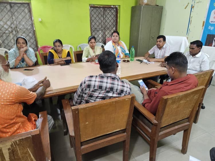 राजगांगपुर. गर्मी और लू से मुकाबले को नगरपालिका ने की बैठक