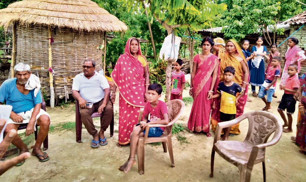 हाइ वोल्टेज करेंट प्रवाहित तार गिरने से एक महिला झुलसी, एक भैंस की मौत