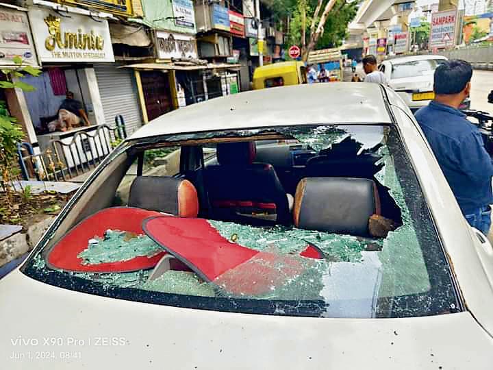 घोला : कोलकाता उत्तर भाजपा जिला उपाध्यक्ष की गाड़ी में तोड़फोड़
