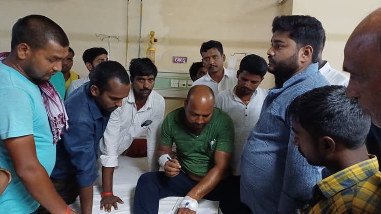 राजद नेता को बाइक सवार अज्ञात अपराधियों ने गोली मारकर किया घायल