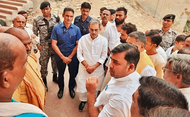 दुर्घटना में मरे चारों युवकों का सोन तट पर हुआ दाह संस्कार