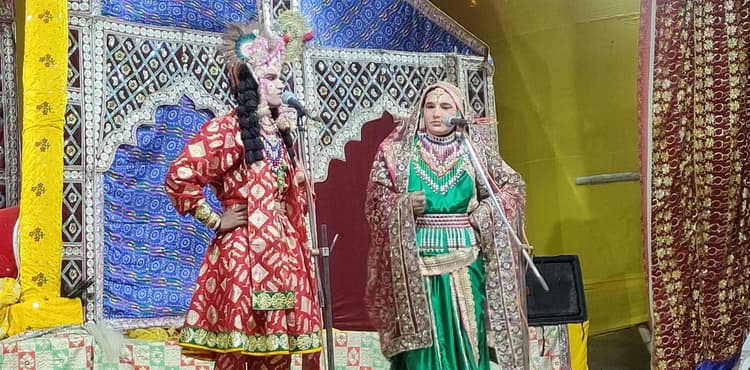 रास मंडल की रासलीला देखने दूर-दूर से पहुंच रहे श्रद्धालु, भक्तिरस से सराबोर हुआ वातावरण