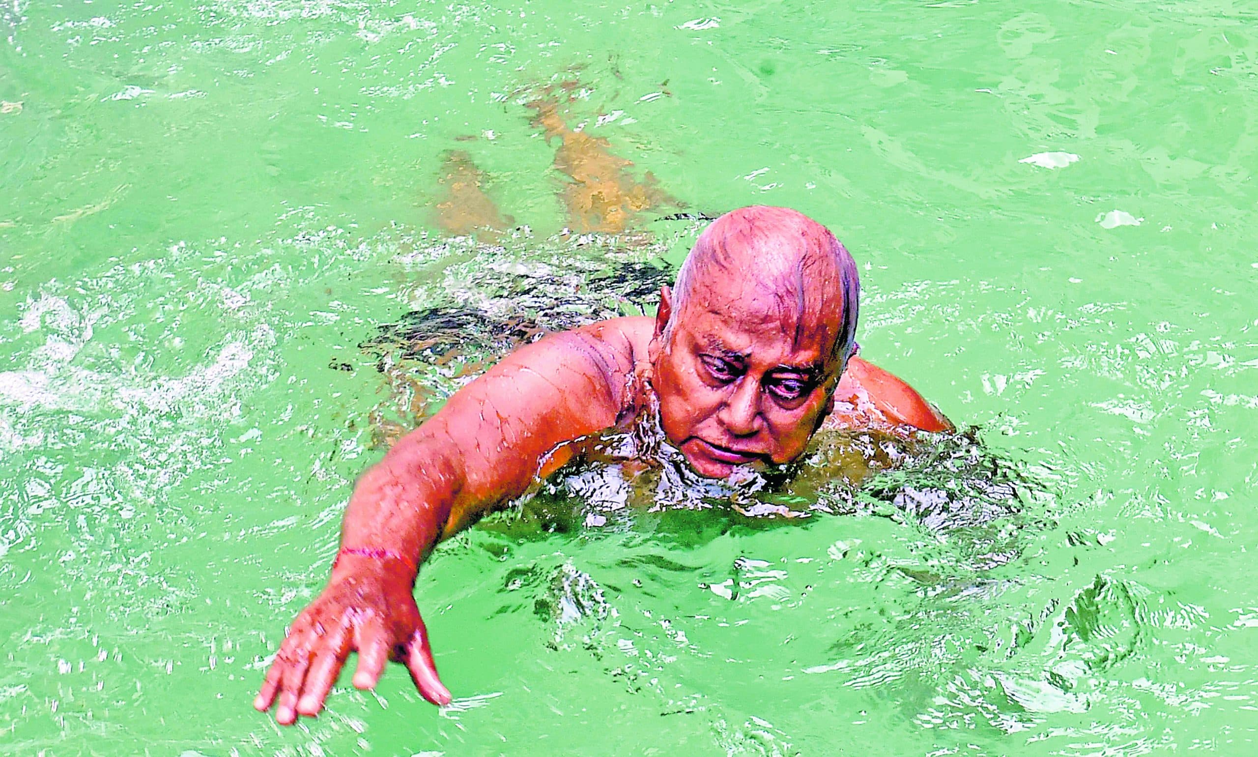 चुनाव की भाग-दौड़ के बाद अब फुर्सत के गोते