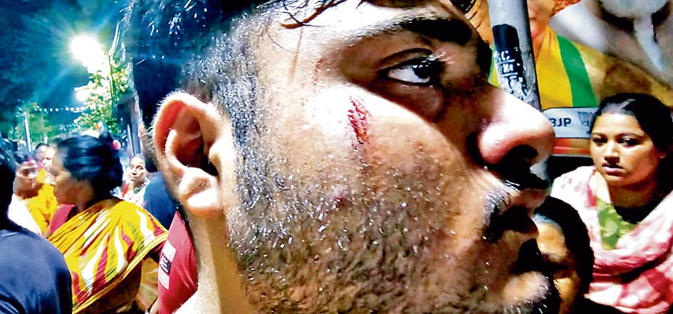 चुनाव खत्म होते ही शहर में जगह-जगह भड़की हिंसा