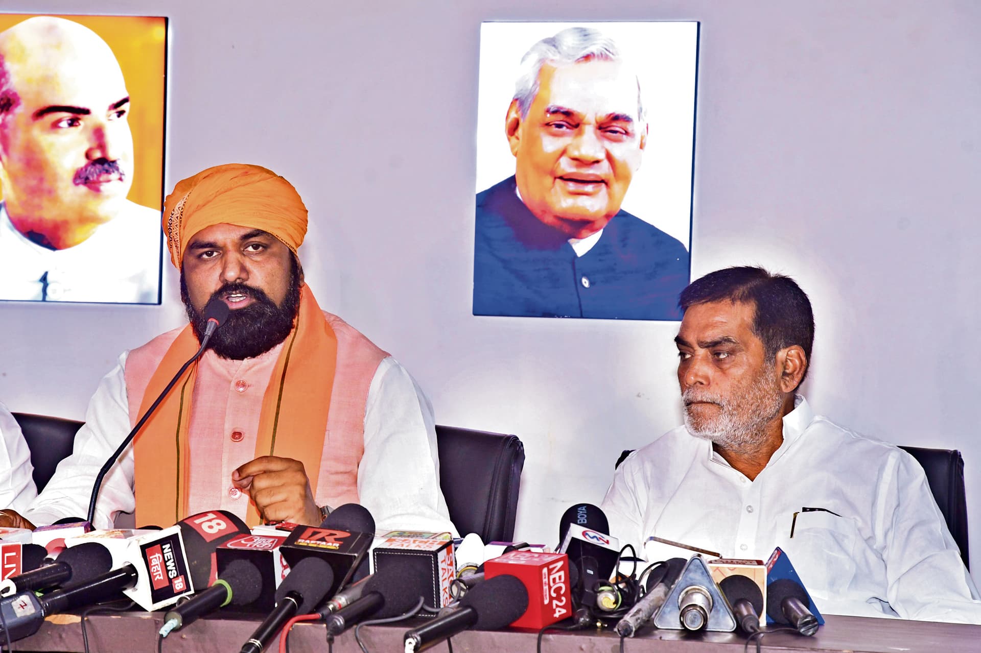 हिंसा के बल पर चुनाव जीतना चाहते हैं लालू प्रसाद : सम्राट