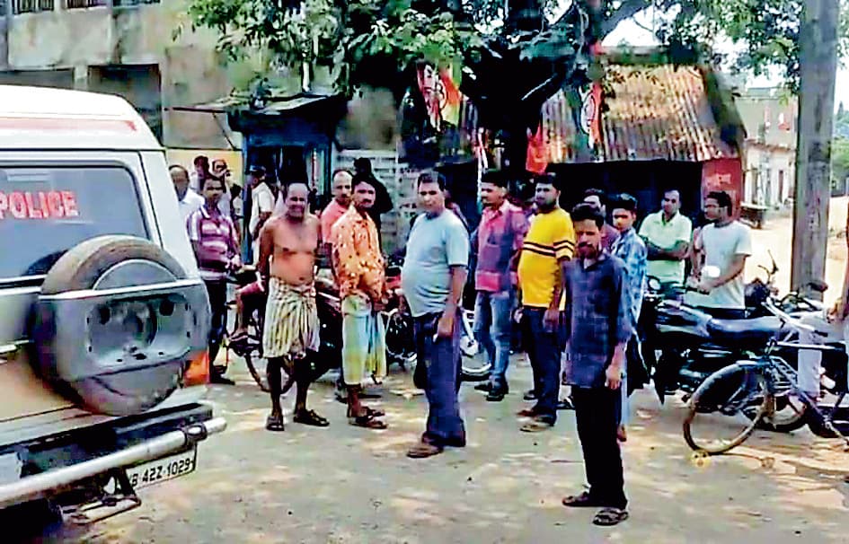 व्यवसायी से बाइक सवार बदमाशों ने हथियार की नोक पर की लूटपाट