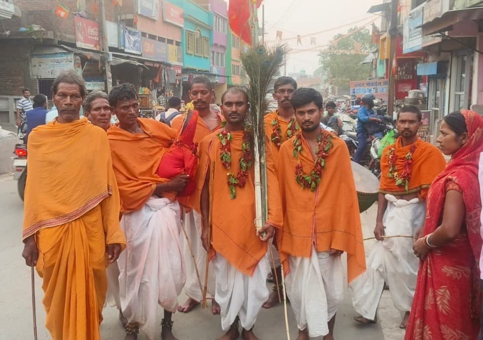 हर दिन भिक्षाटन कर साधना करते हैं शिव भक्त