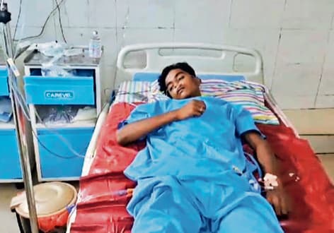 छठी का भोज खाकर लौट रहे युवक को बदमाशों ने मारी गोली, हालत गंभीर