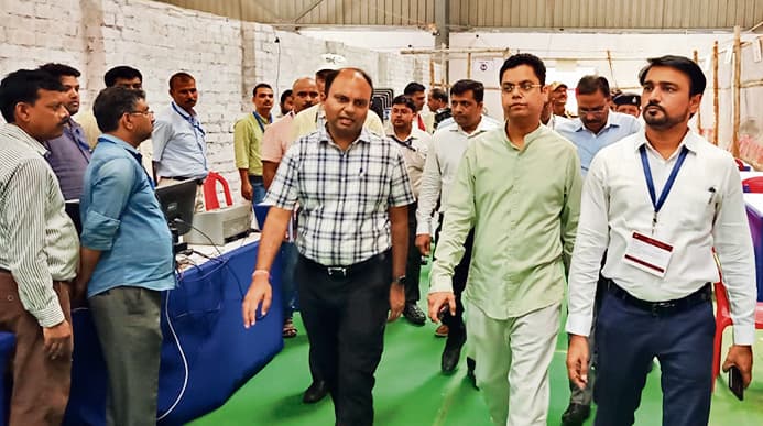 प्रत्याशियों की बढ़ी धड़कन, आज खुलेगी इवीएम