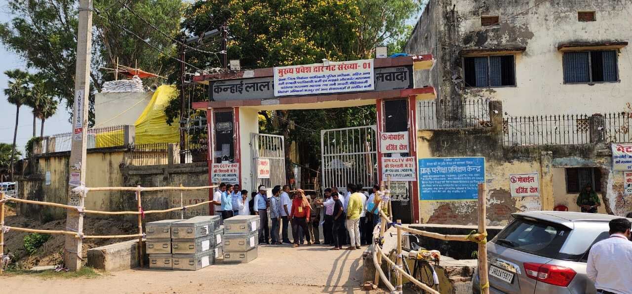 नवादा में किसके सिर सजेगा सांसद का ताज