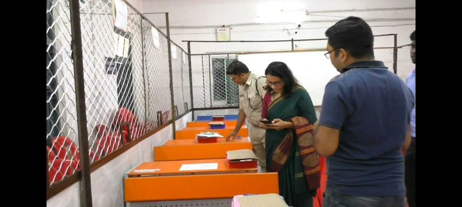 झारसुगुड़ा : इंजीनियरिंग स्कूल में आज होगी मतगणना, डीएम व एसपी ने किया निरीक्षण